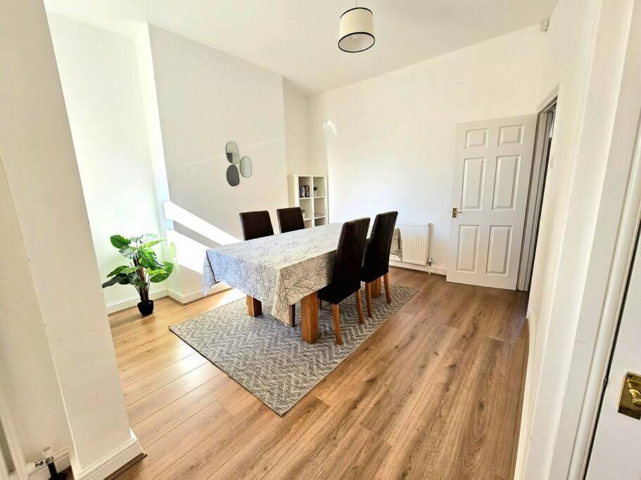 Entire House, Waterloo, Free Street Parking Βίλα Εξωτερικό φωτογραφία